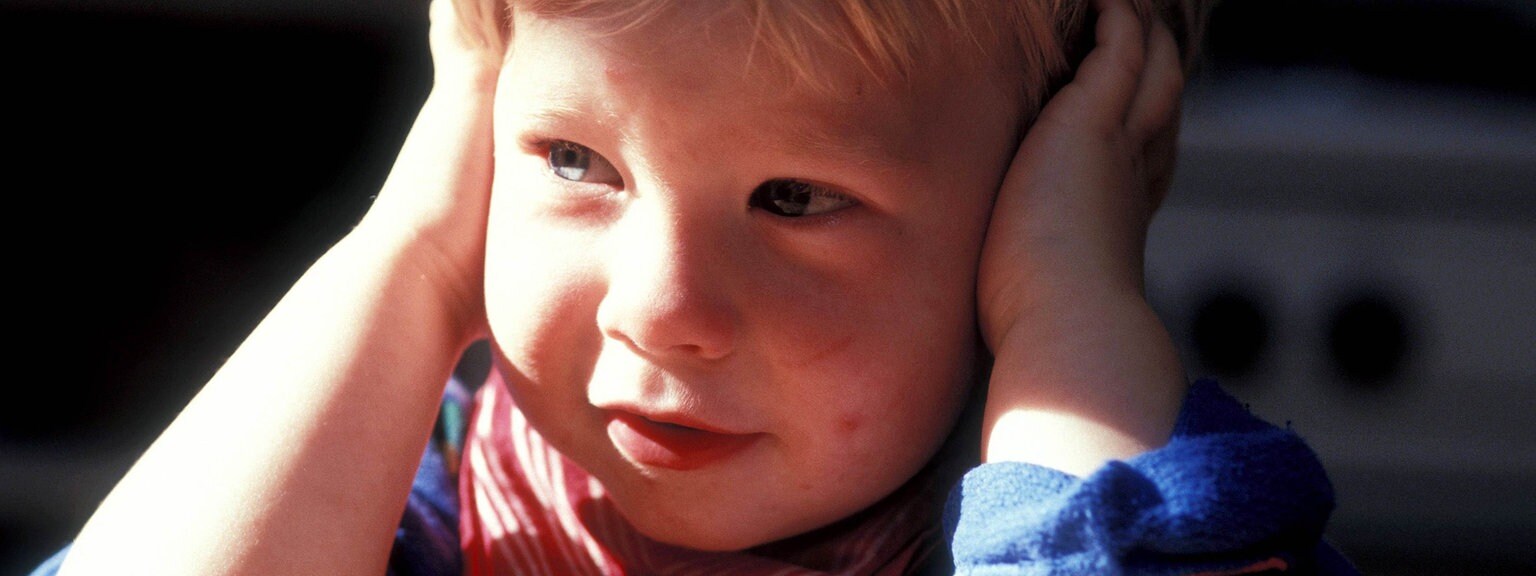 Autismus - hochsensibel (Quelle: https://www.mdr.de/wissen/medizin-gesundheit/autismus-therapie-der-eltern-kann-soziale-entwicklung-der-kinder-vorantreiben-100.html)